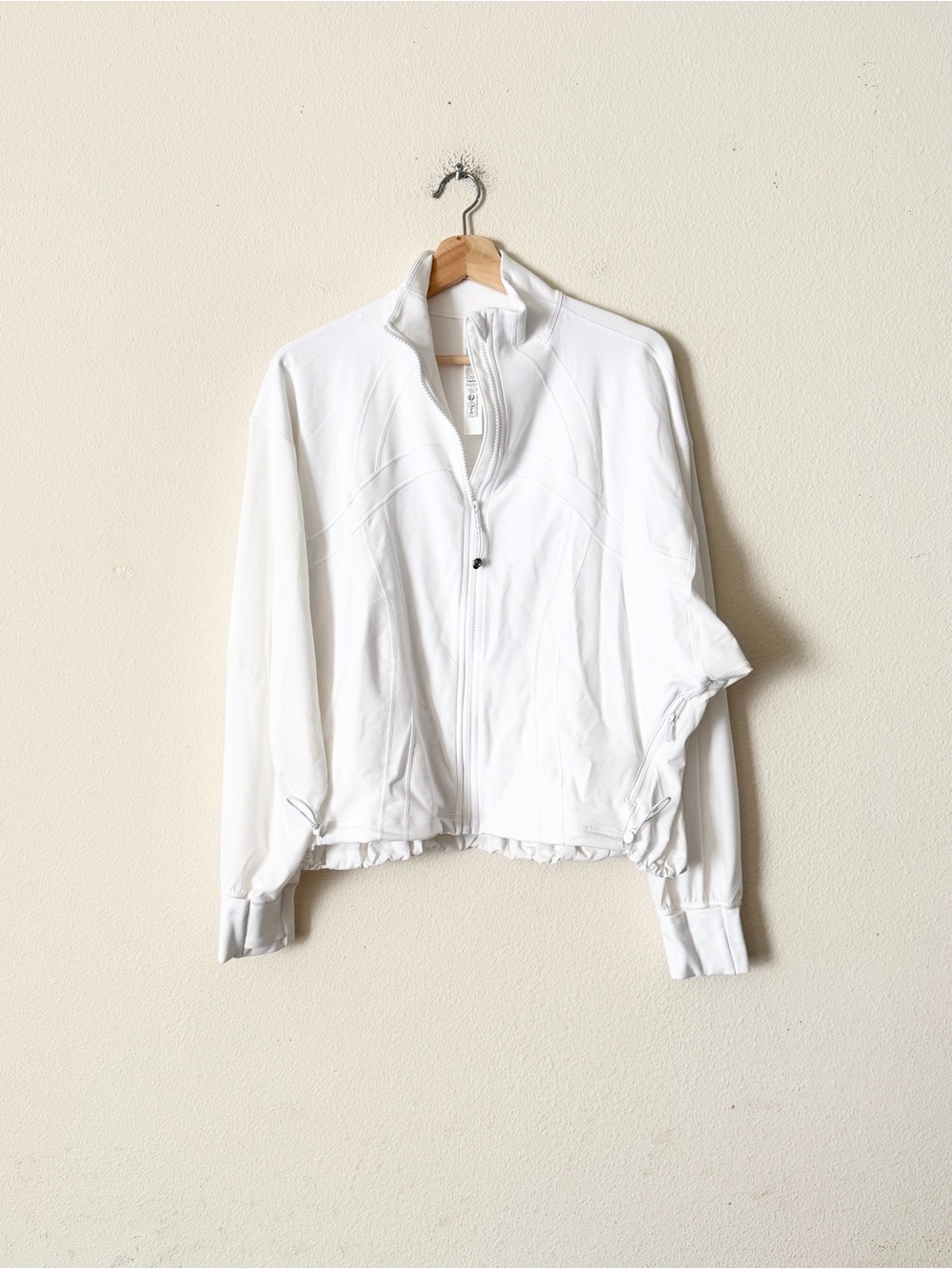 Lululemon SIZE 6 Define Relaxed fit oversized cropped jacket in white